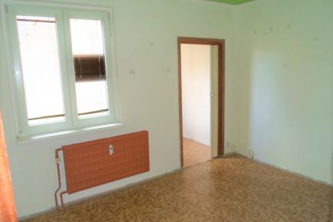 Exkluzívne ponúkame na predaj 4.izb. byt s loggiou v Prešove, na Karpatskej ulici.